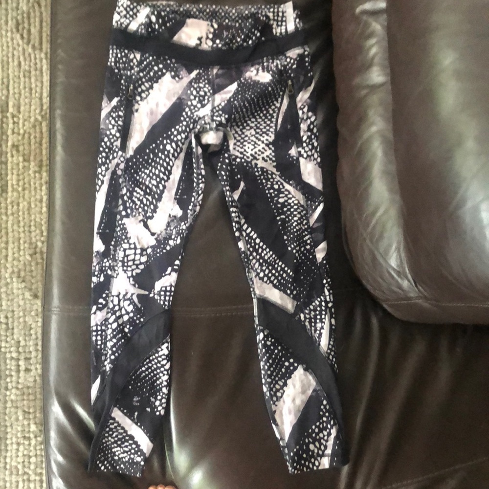 Lululemon yoga pants